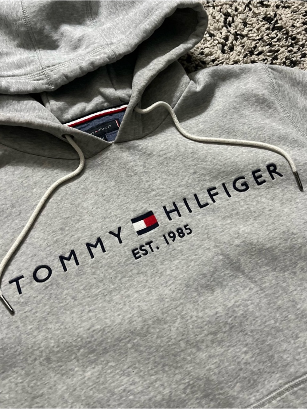Tommy Hilfiger Hoodie Grey Pullover Spellout Logo Men’s Size XL - Picture 7 of 15
